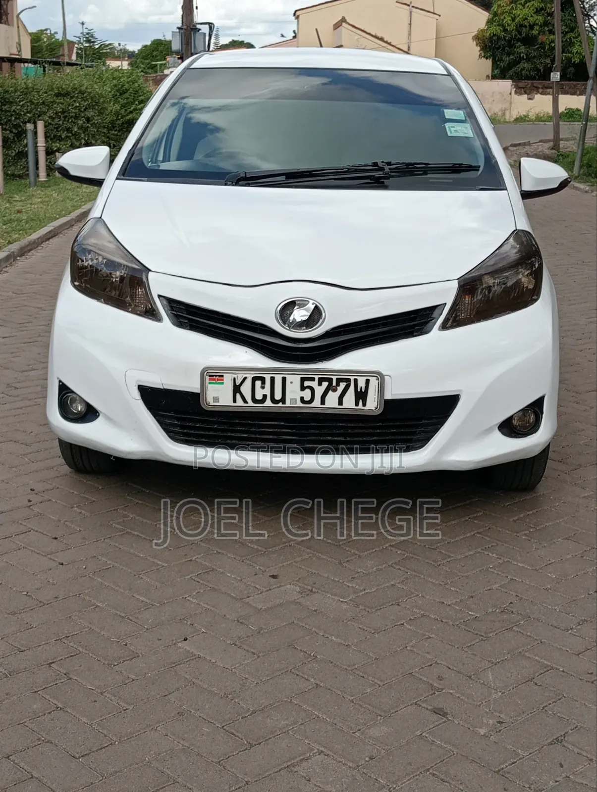 Toyota Vitz 2012 White