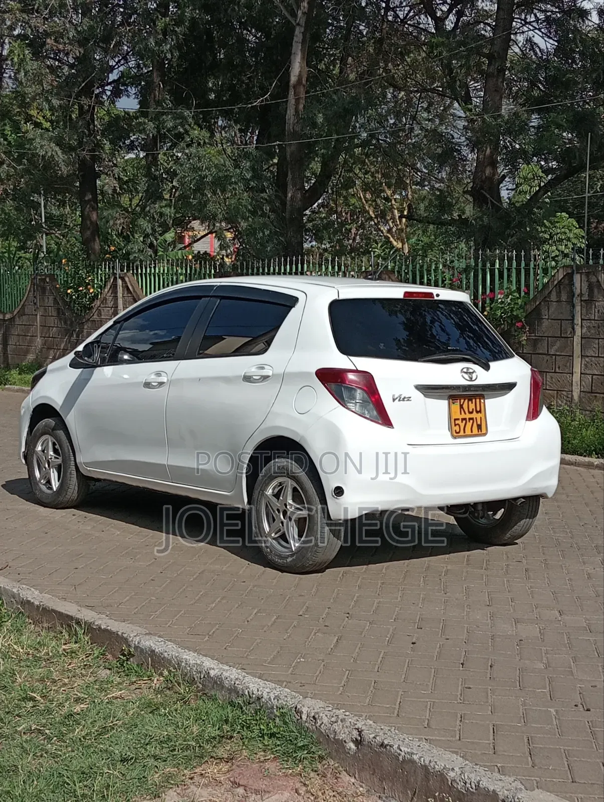 Toyota Vitz 2012 White