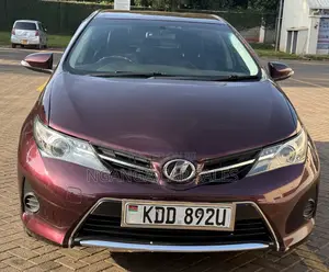 Toyota Auris 2014 Burgundy