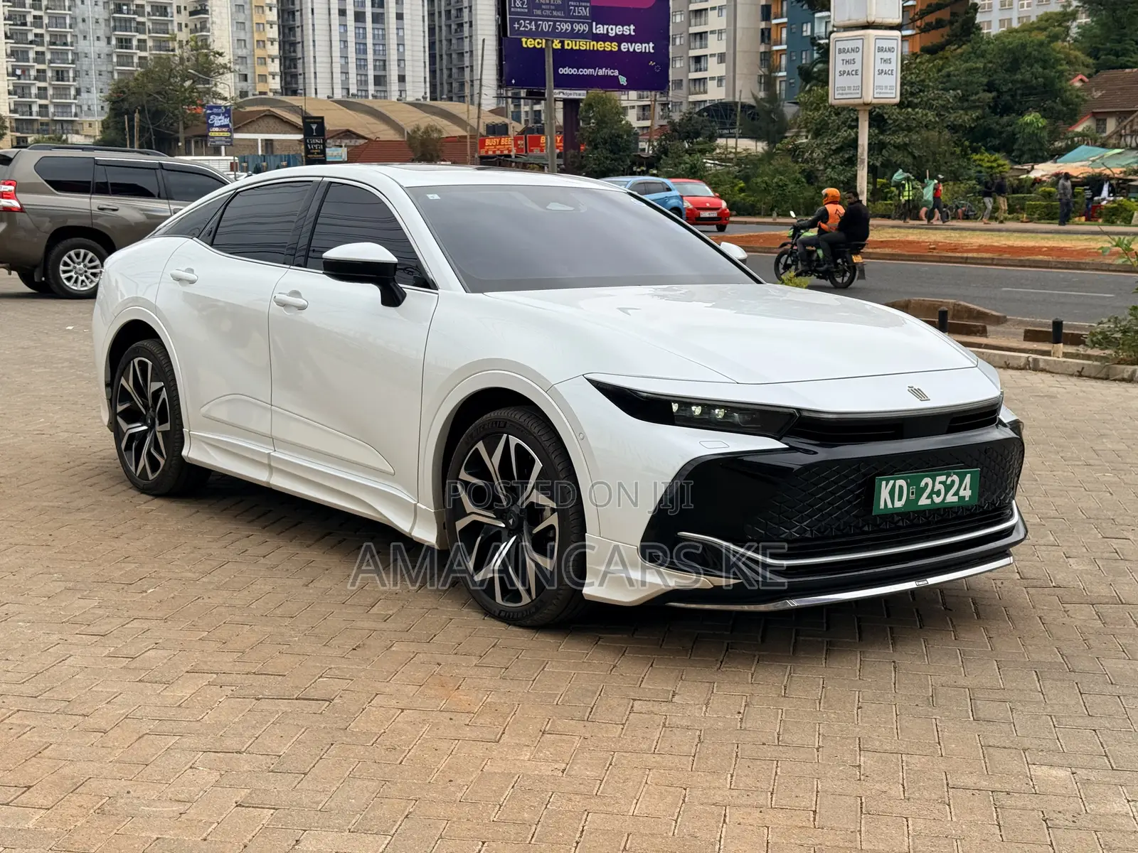 Toyota Crown 2023 White