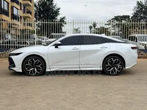 Toyota Crown 2023 White