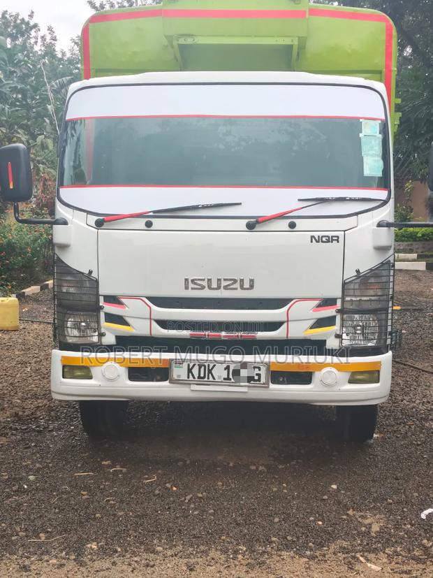 Isuzu NQR 2022 - thumbnail 2