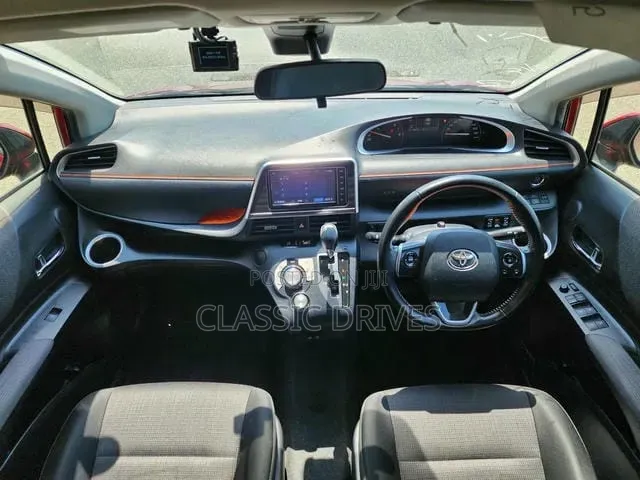 Toyota Sienta 2019