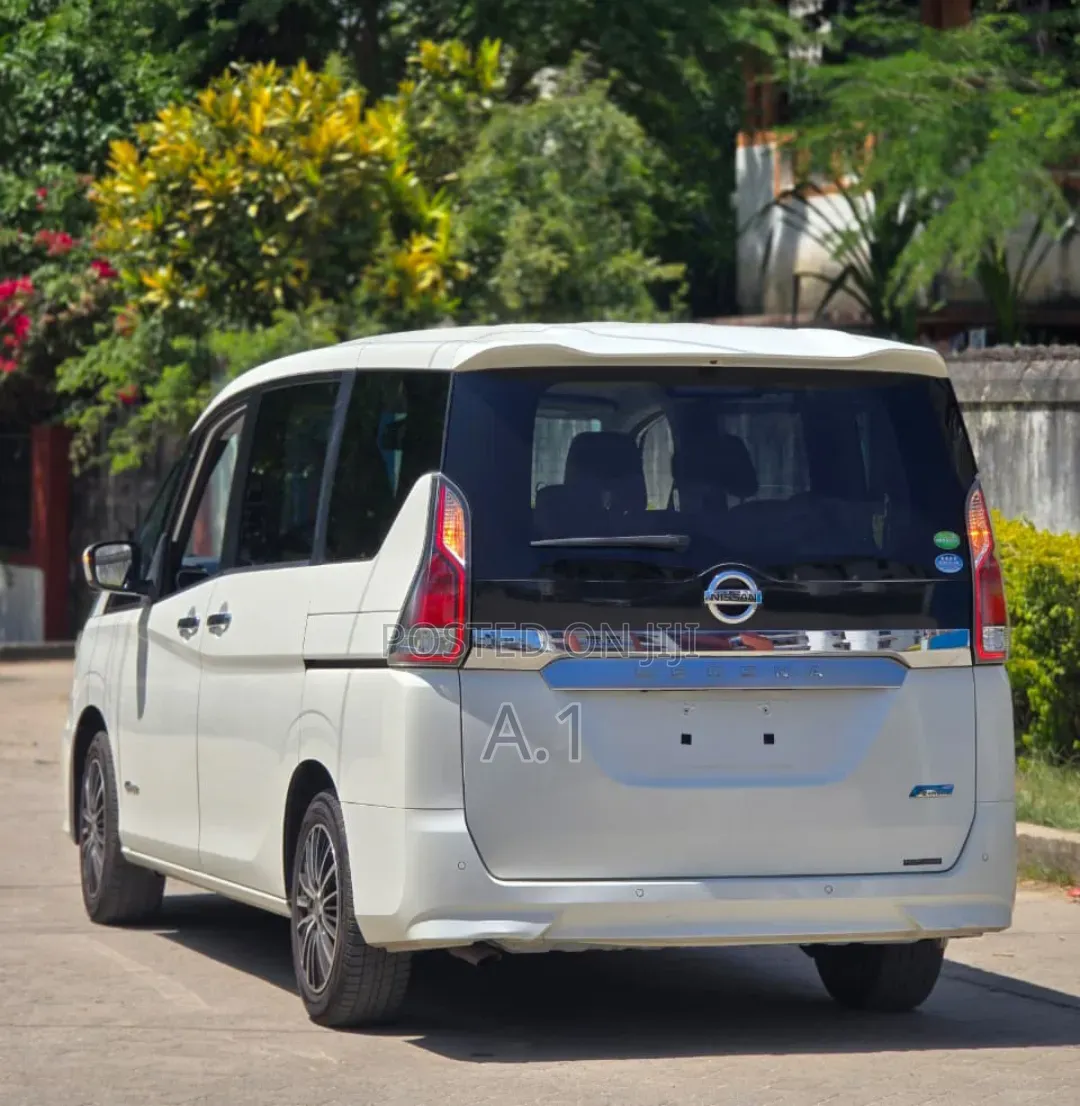 Nissan Serena 2019 White