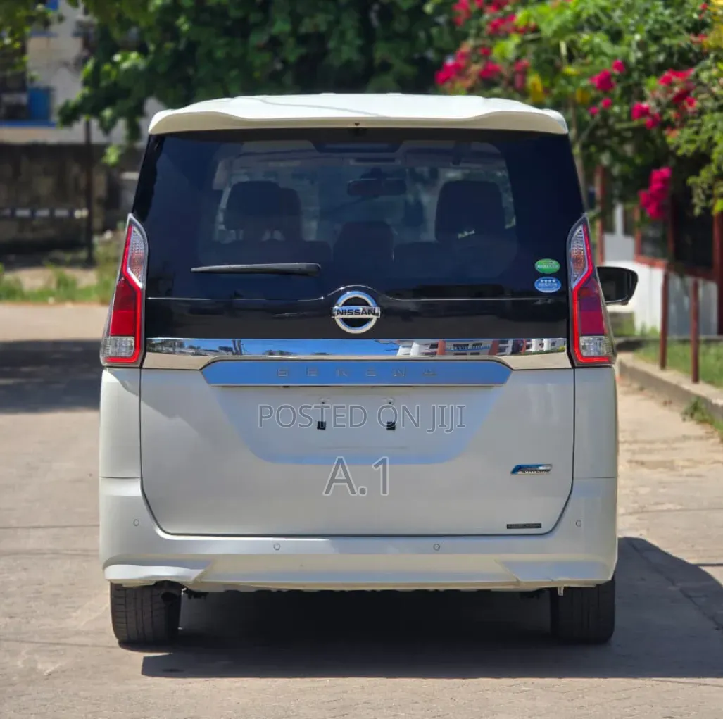 Nissan Serena 2019 White