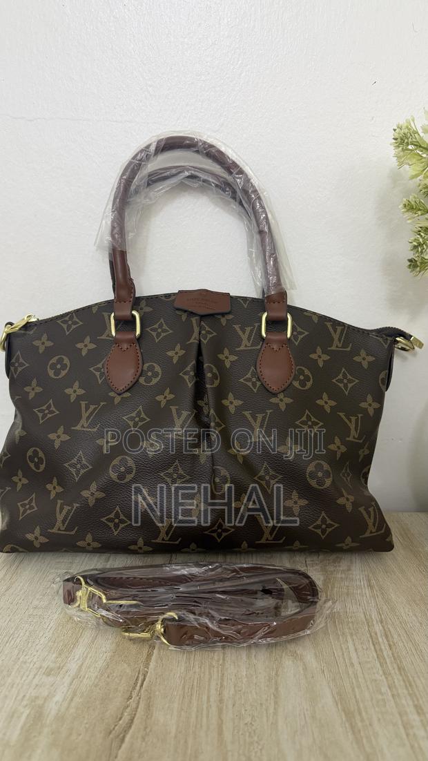 Designer Handbag - thumbnail 2