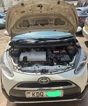 Toyota Sienta 2018 White