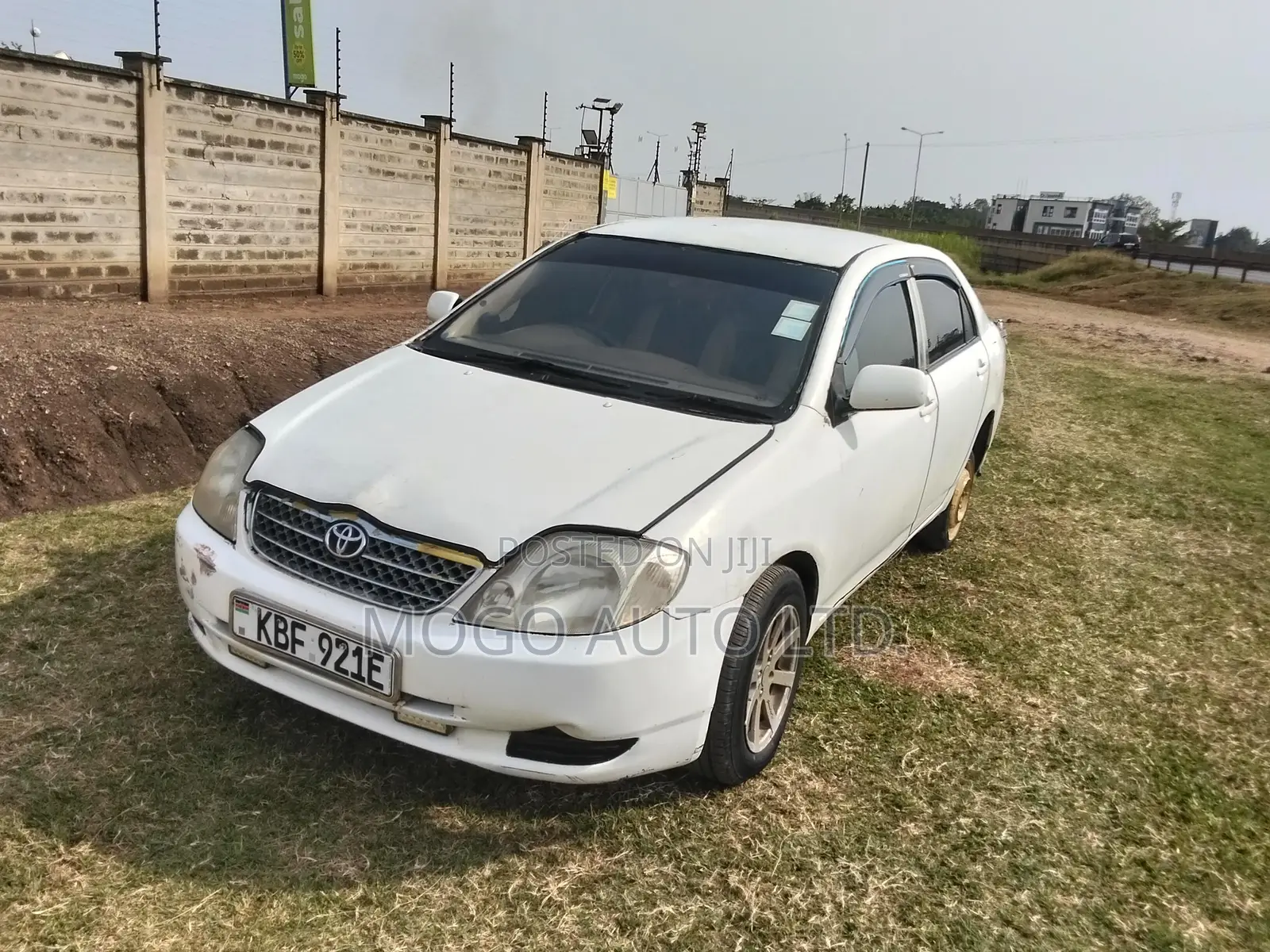 Toyota Corolla 2001 White
