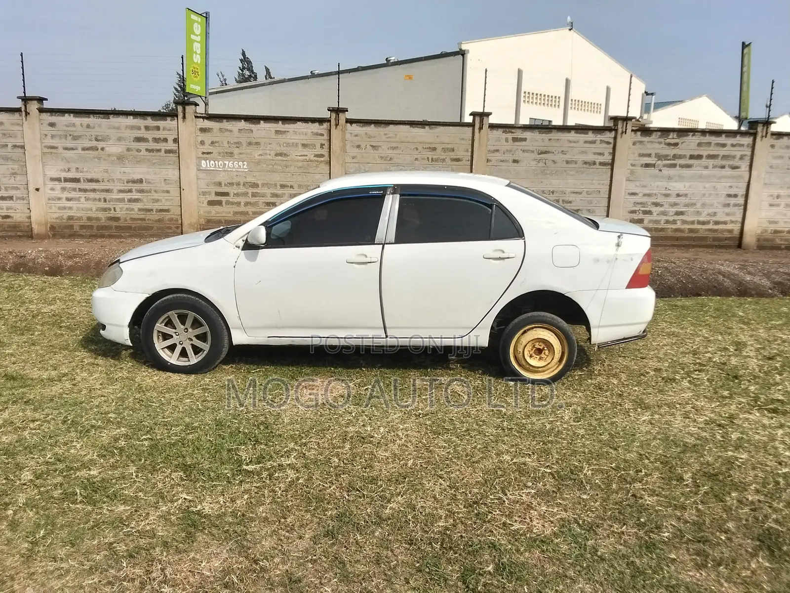 Toyota Corolla 2001 White