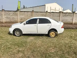 Toyota Corolla 2001 White