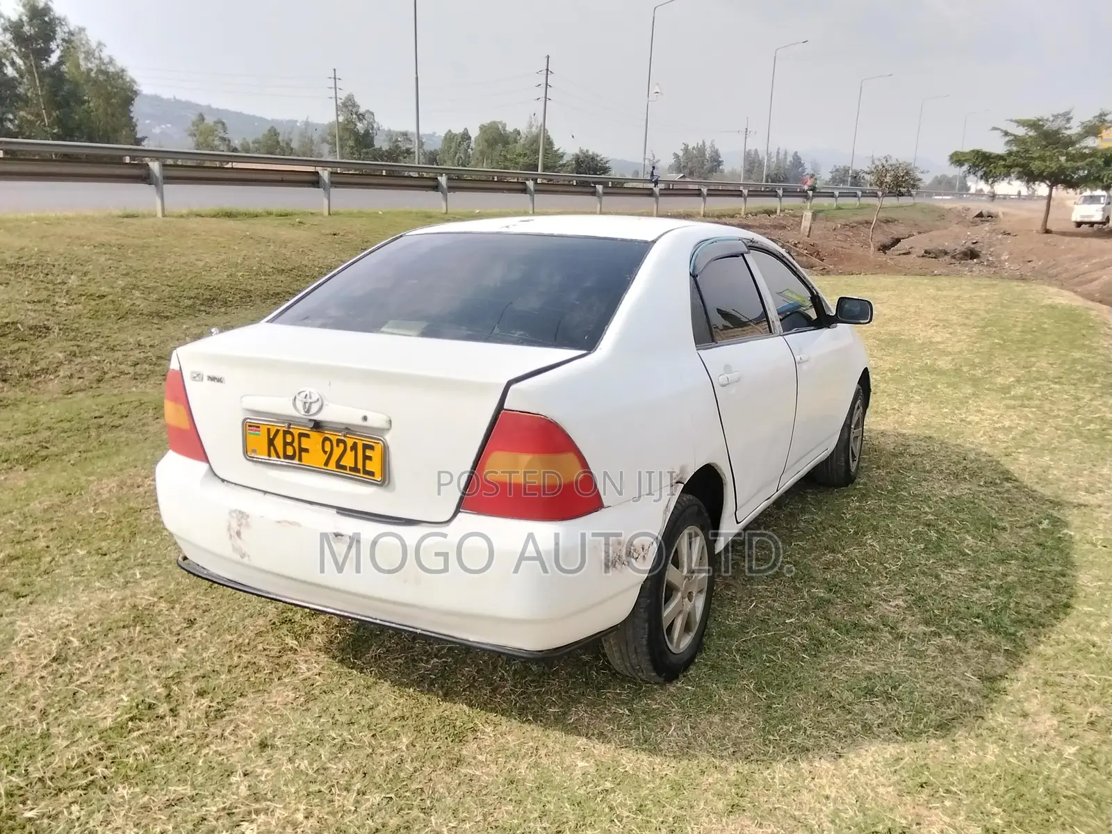 Toyota Corolla 2001 White