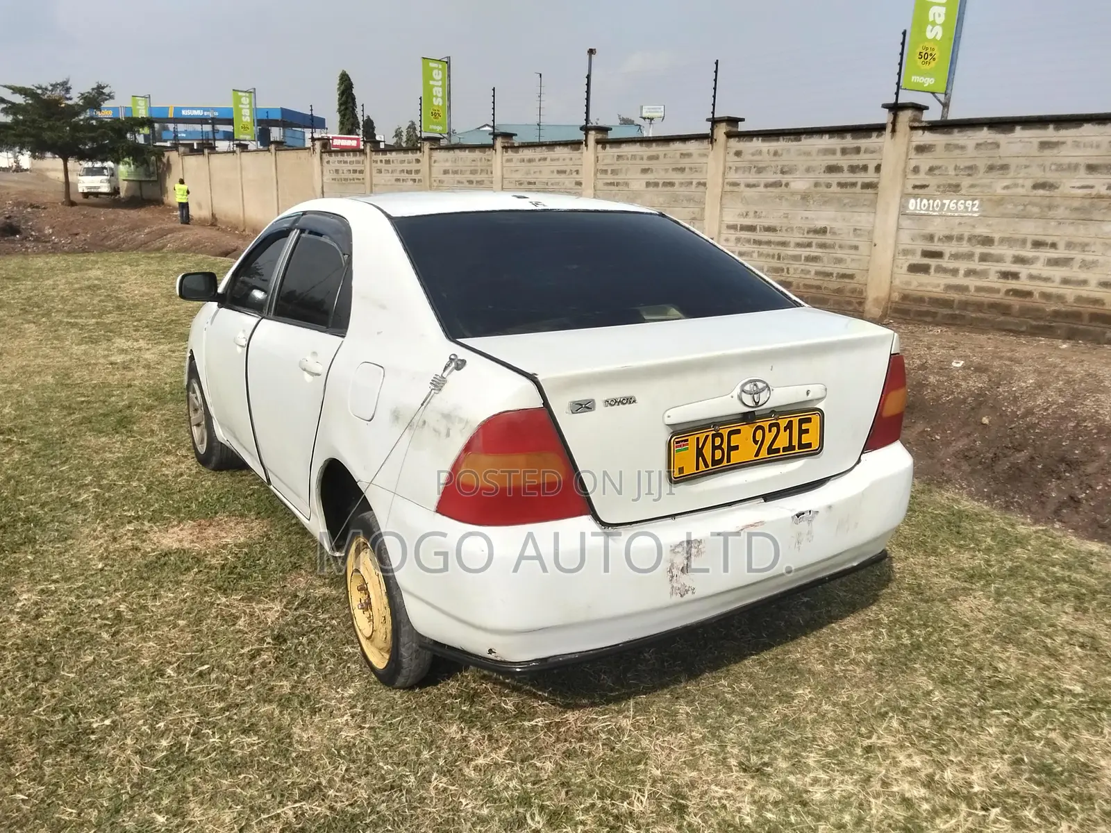 Toyota Corolla 2001 White