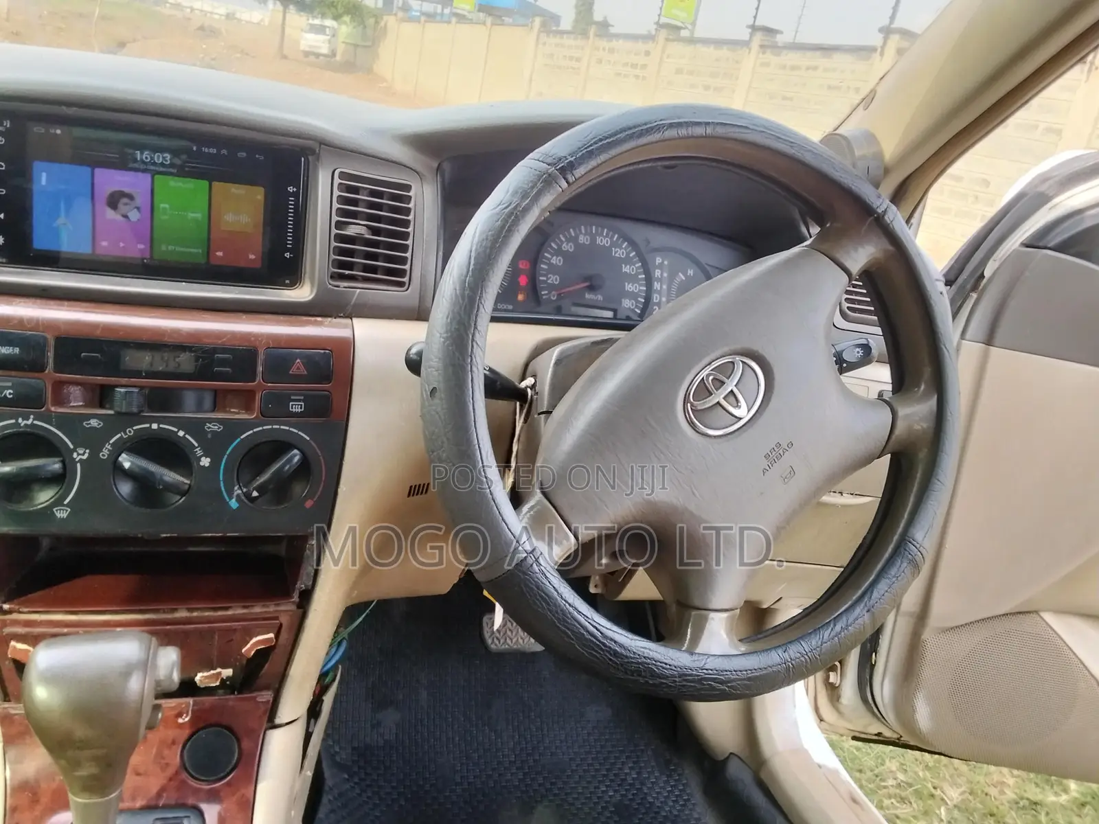 Toyota Corolla 2001 White