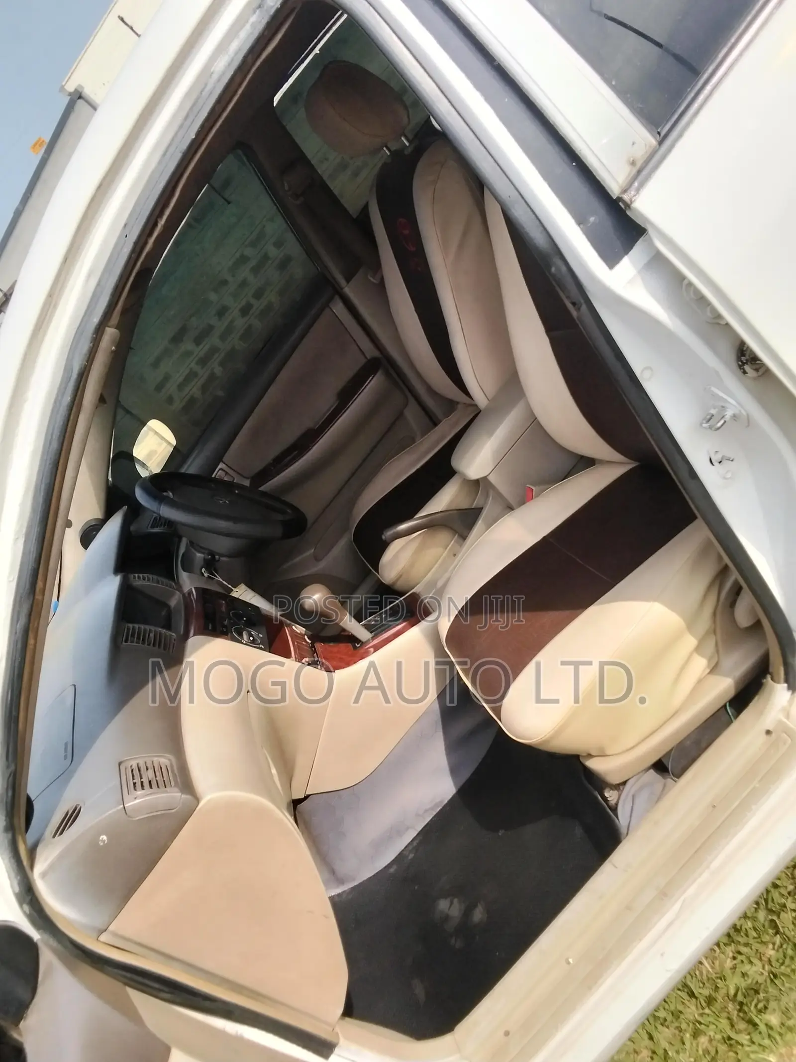 Toyota Corolla 2001 White