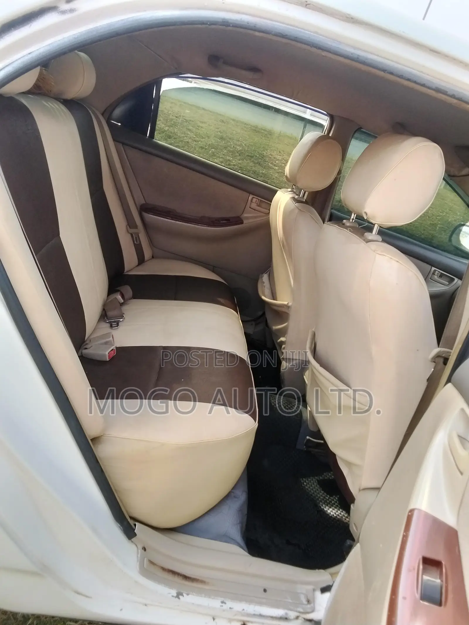 Toyota Corolla 2001 White