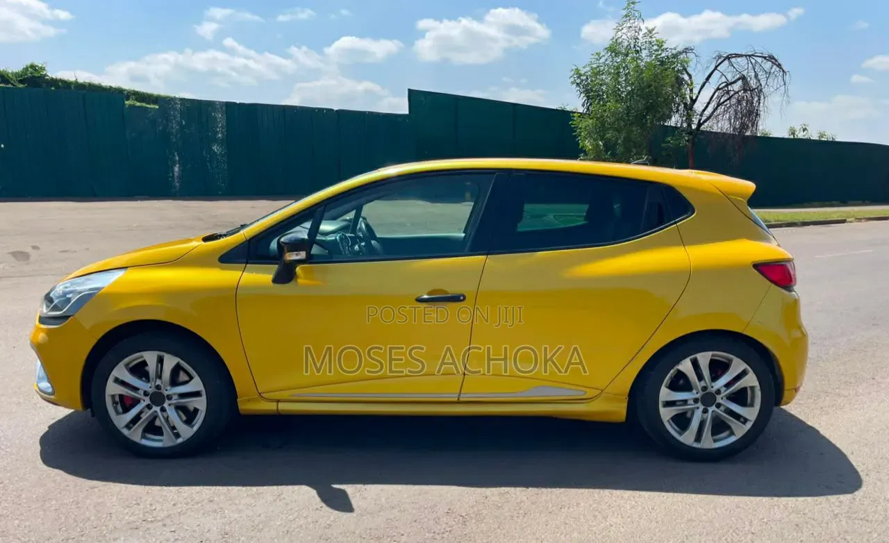 Renault Lutecia 2015 Yellow