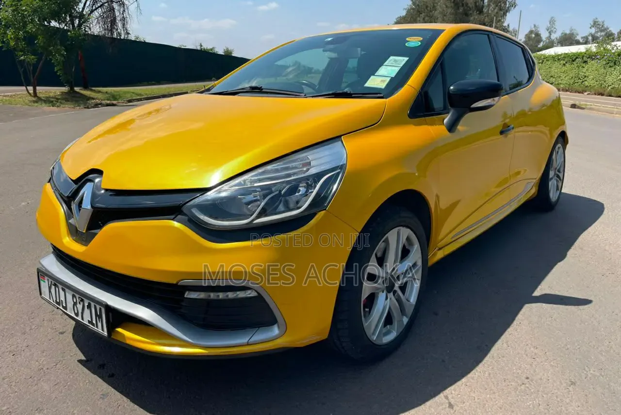 Renault Lutecia 2015 Yellow