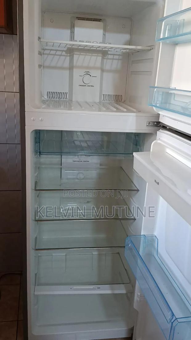 Refrigerator - thumbnail 6
