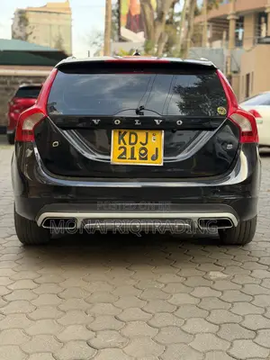 Volvo V60 T5 FWD 2015 Black