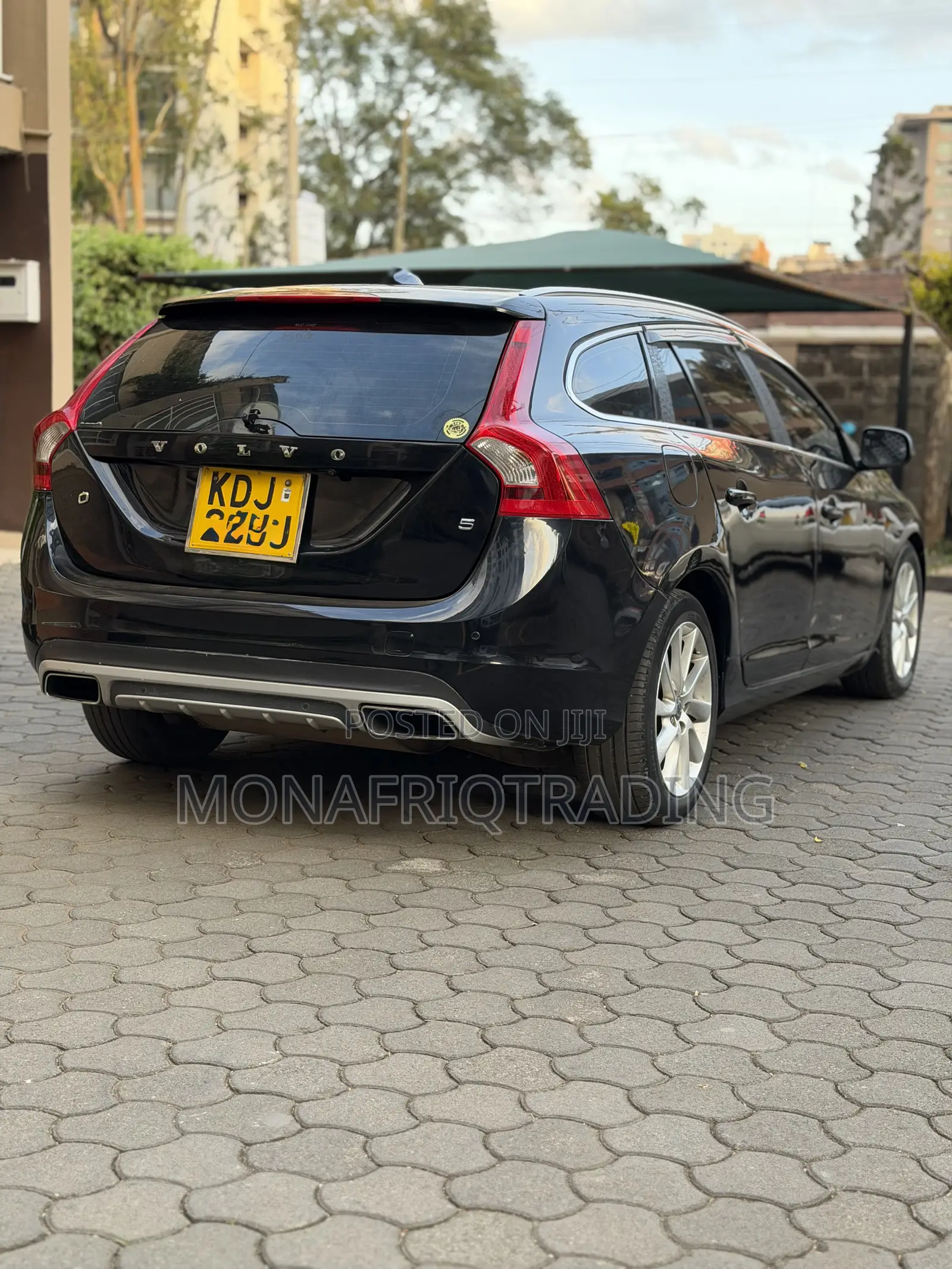 Volvo V60 T5 FWD 2015 Black
