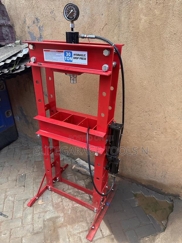 30tonne Pneumatic and Hydraulic Press - main view