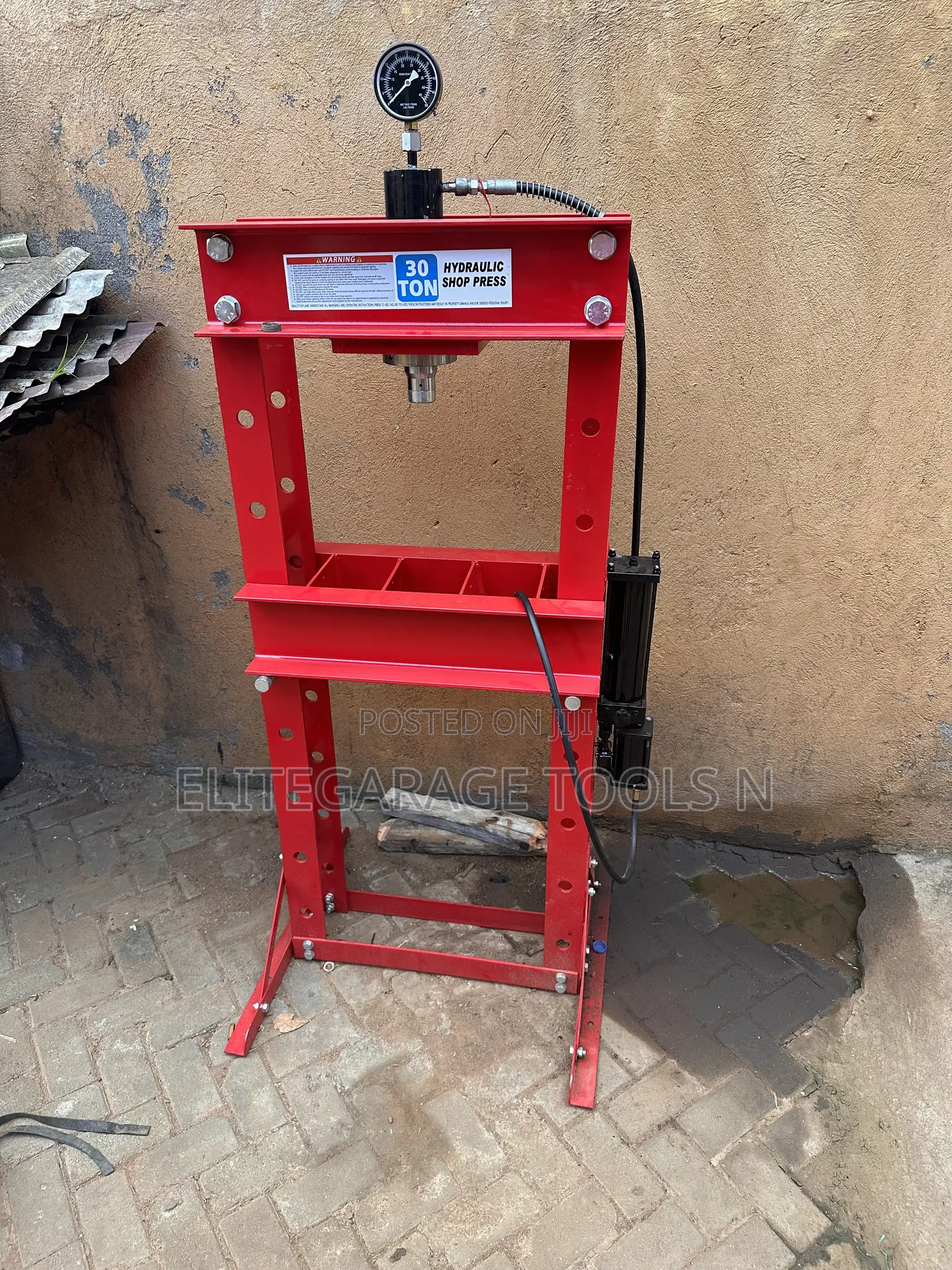 30tonne Pneumatic and Hydraulic Press