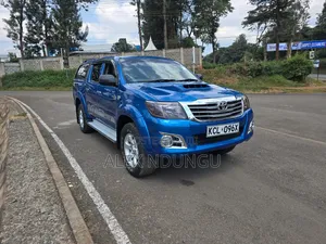 Toyota Hilux 2011 Blue