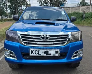 Toyota Hilux 2011 Blue