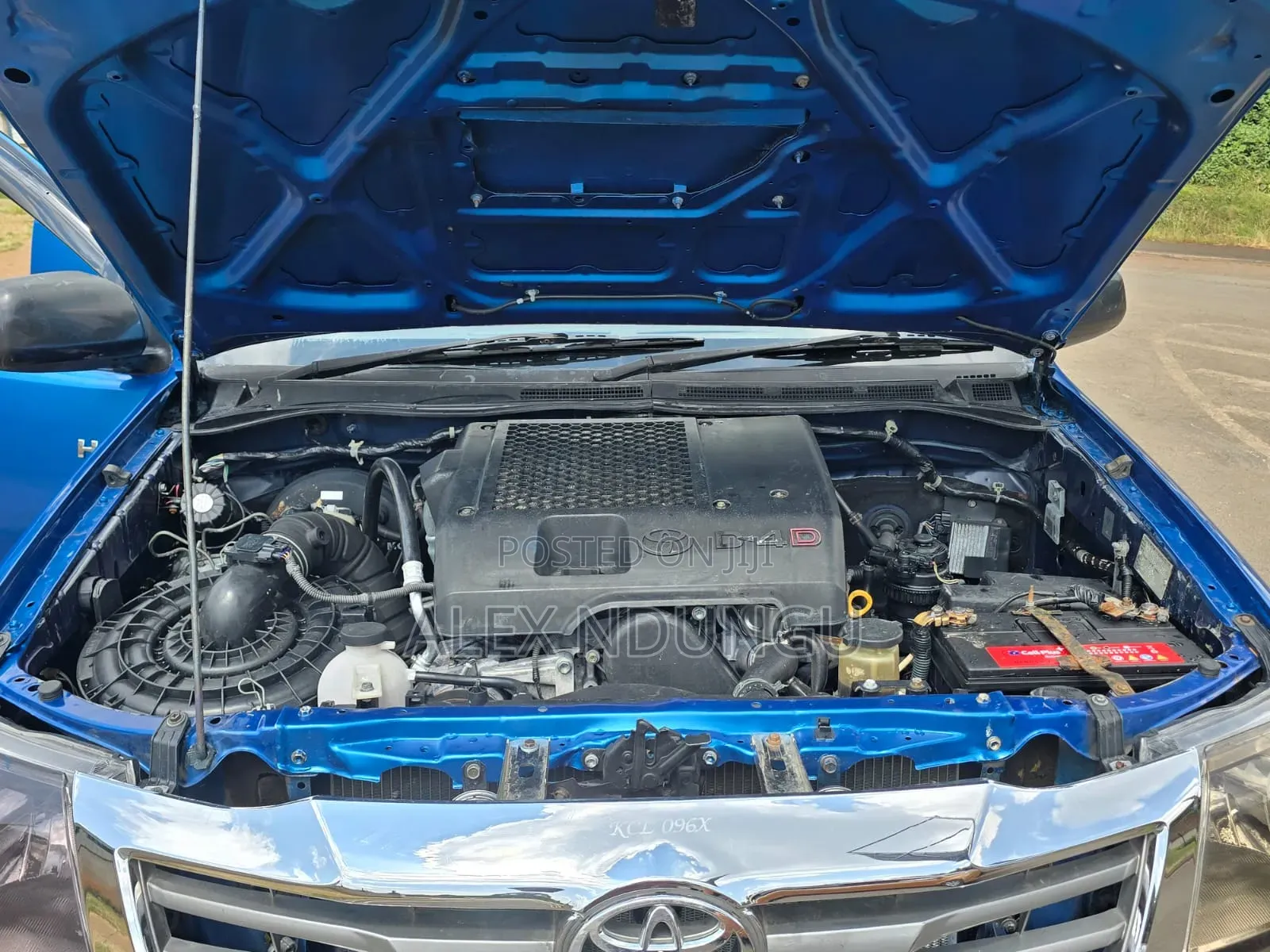 Toyota Hilux 2011 Blue
