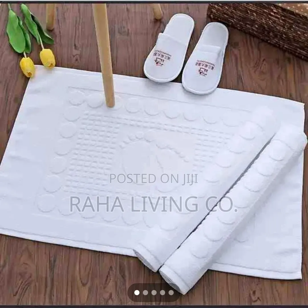 Quality Pakistan Cotton Bathroom Mat | 87x57cm | Absorbent