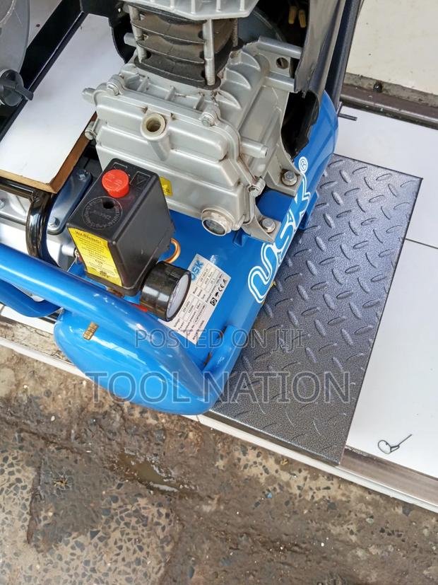 Usk Air Compressor Machine