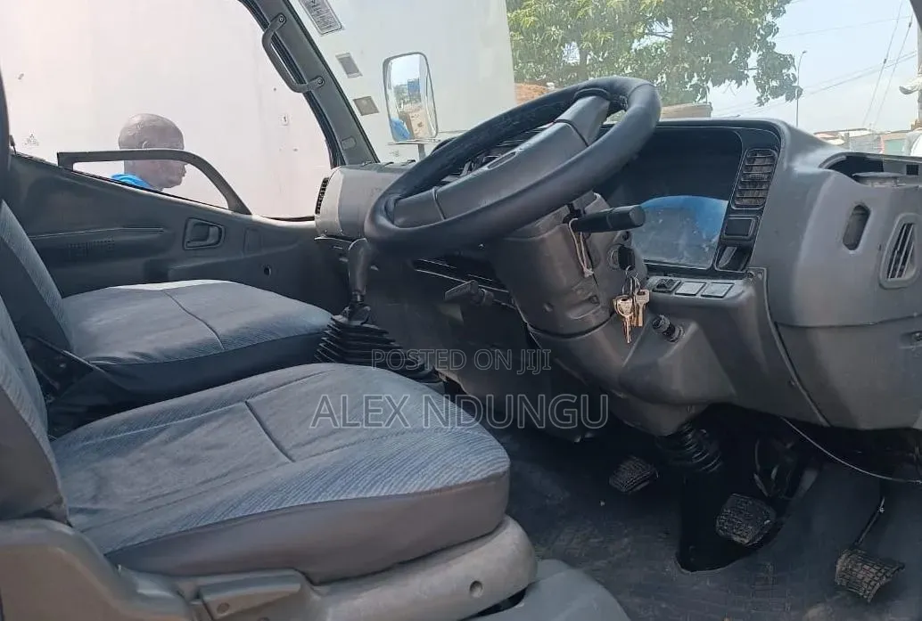Mitsubishi Canter Local