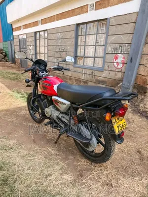 Bajaj Boxer 2018 Red