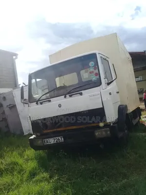 2 Mercedes Lorries for Sale