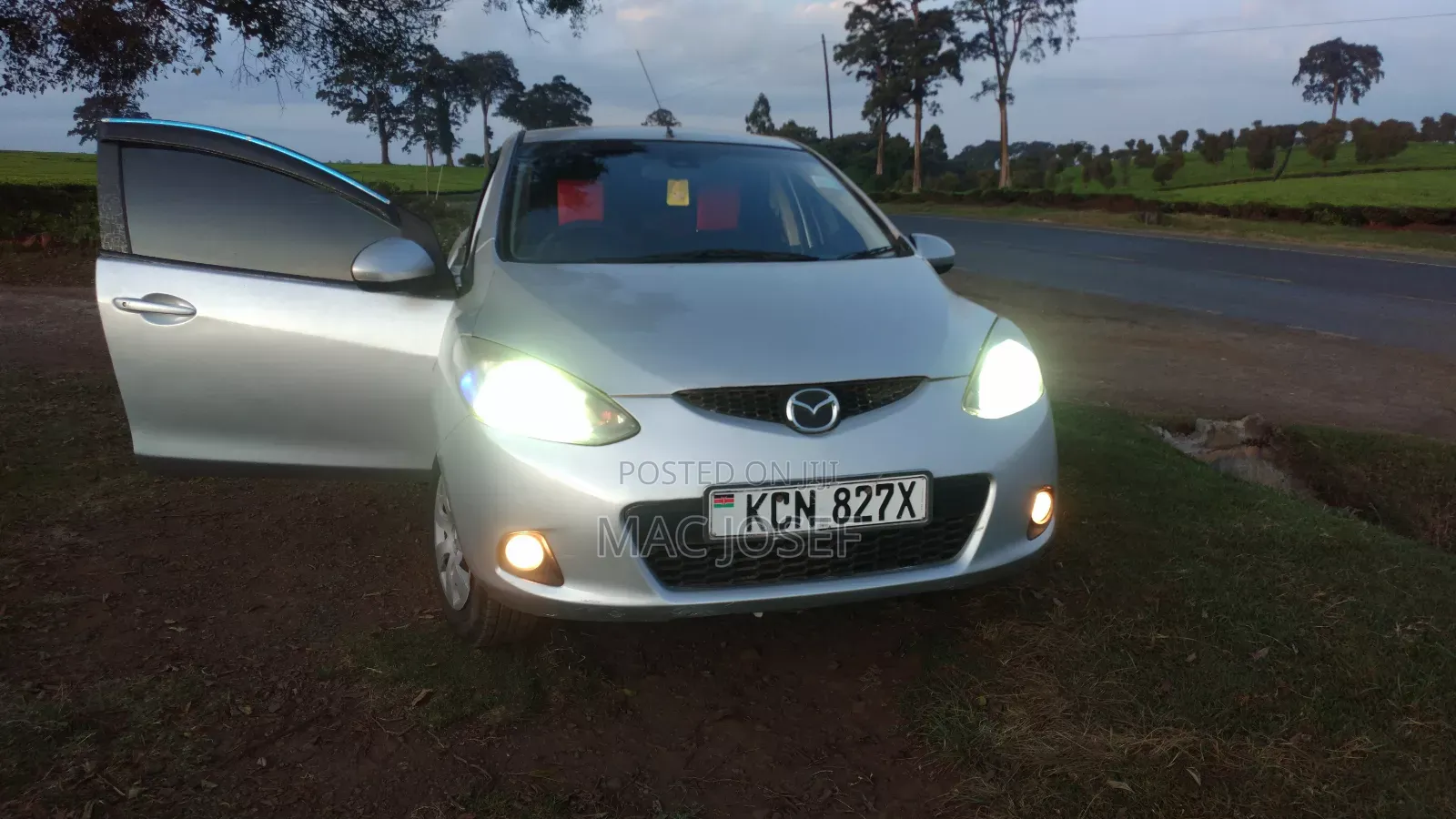 Mazda Demio 2010 Silver