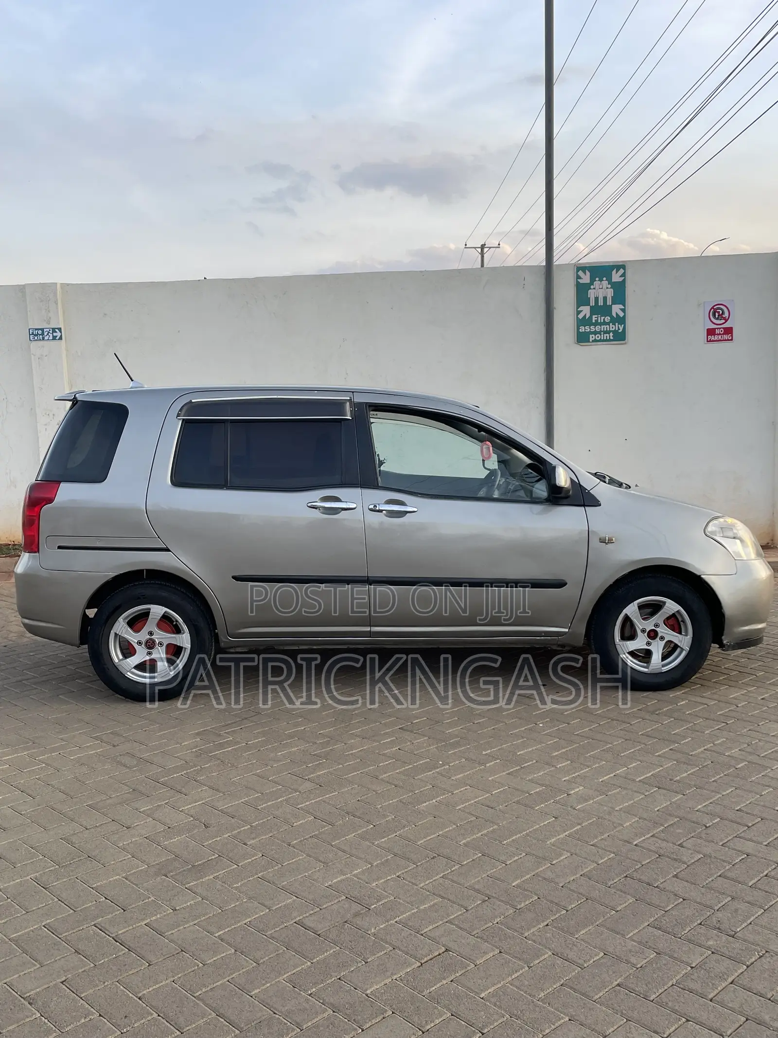 Toyota Raum 2006 Silver
