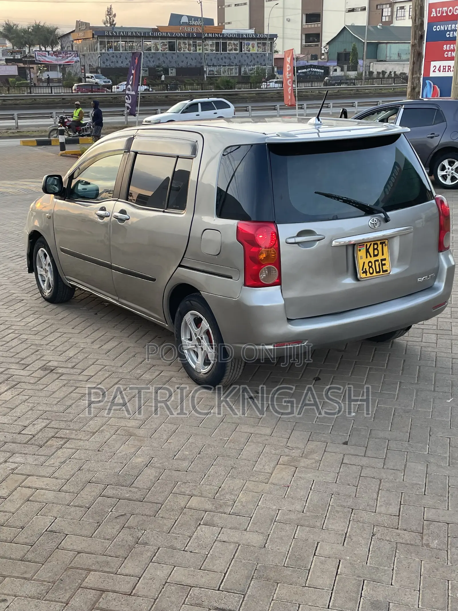Toyota Raum 2006 Silver