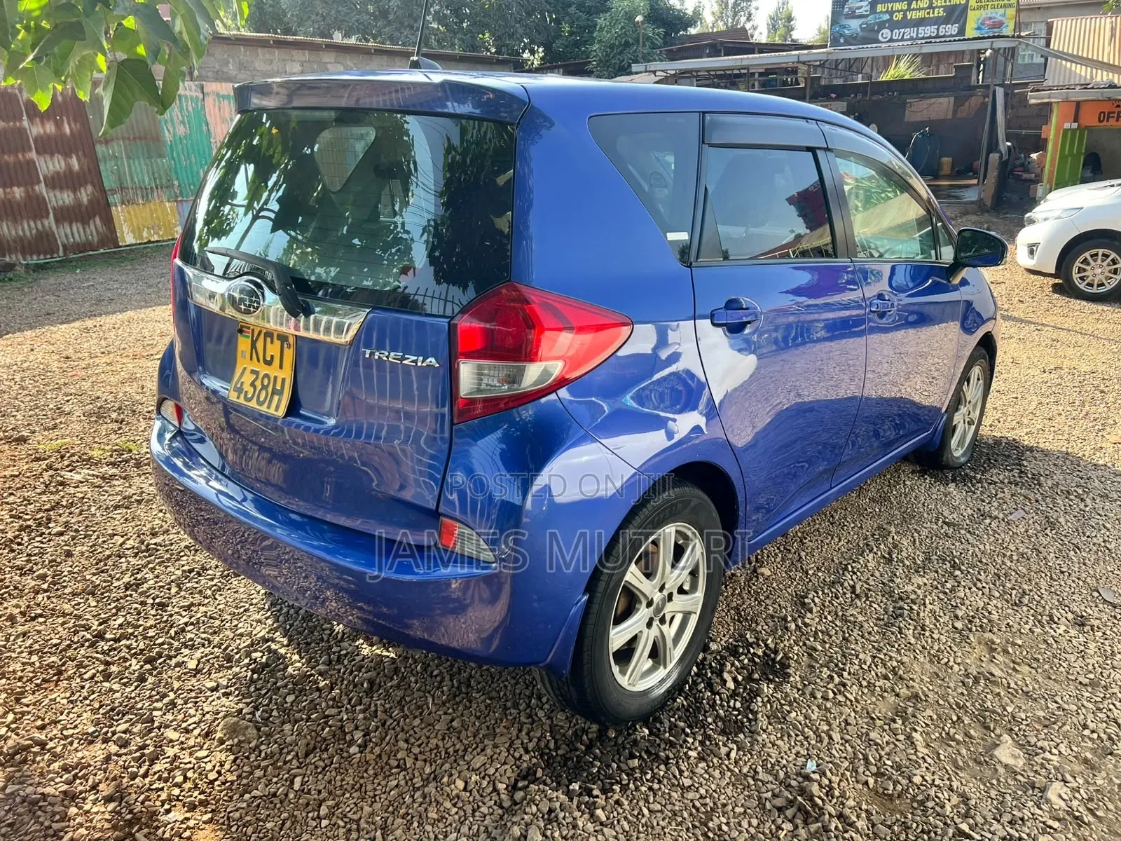 Subaru Trezia 2011 Blue