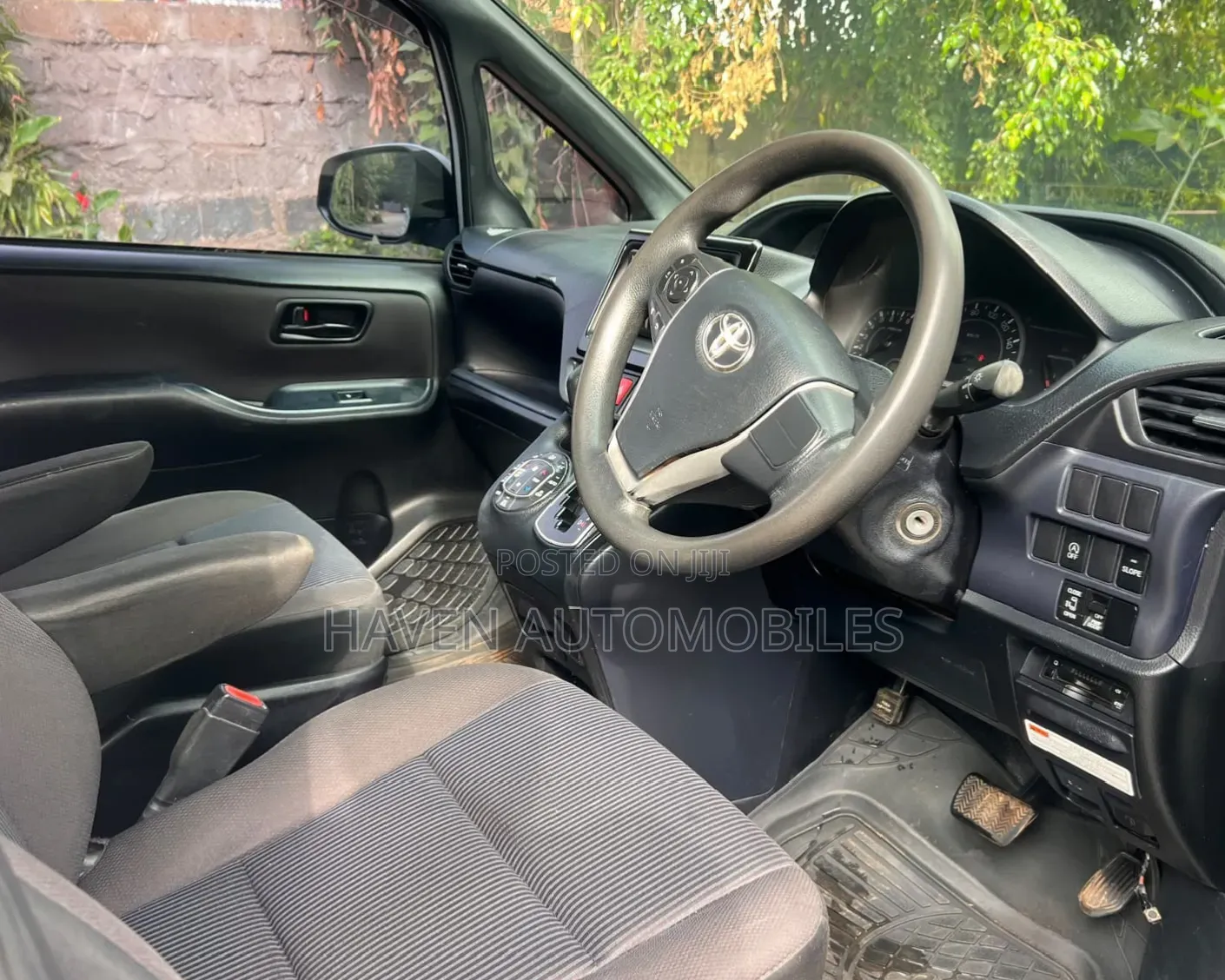 Toyota Voxy 2018 White