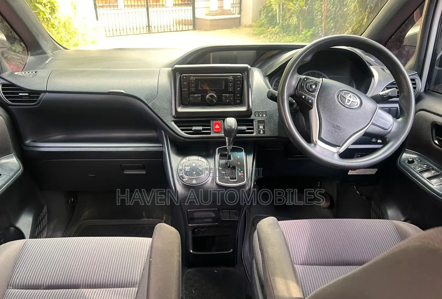 Toyota Voxy 2018 White