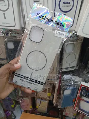 iPhone 11 Pro Max, Featuring a Sparkly Finish Case