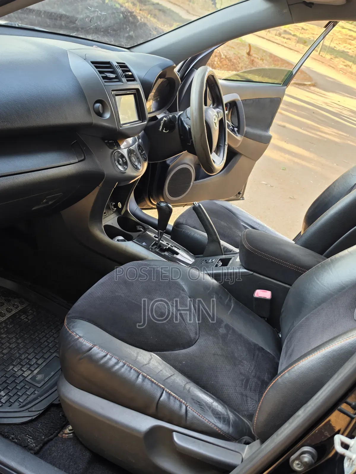 Toyota Vanguard 2013 Black