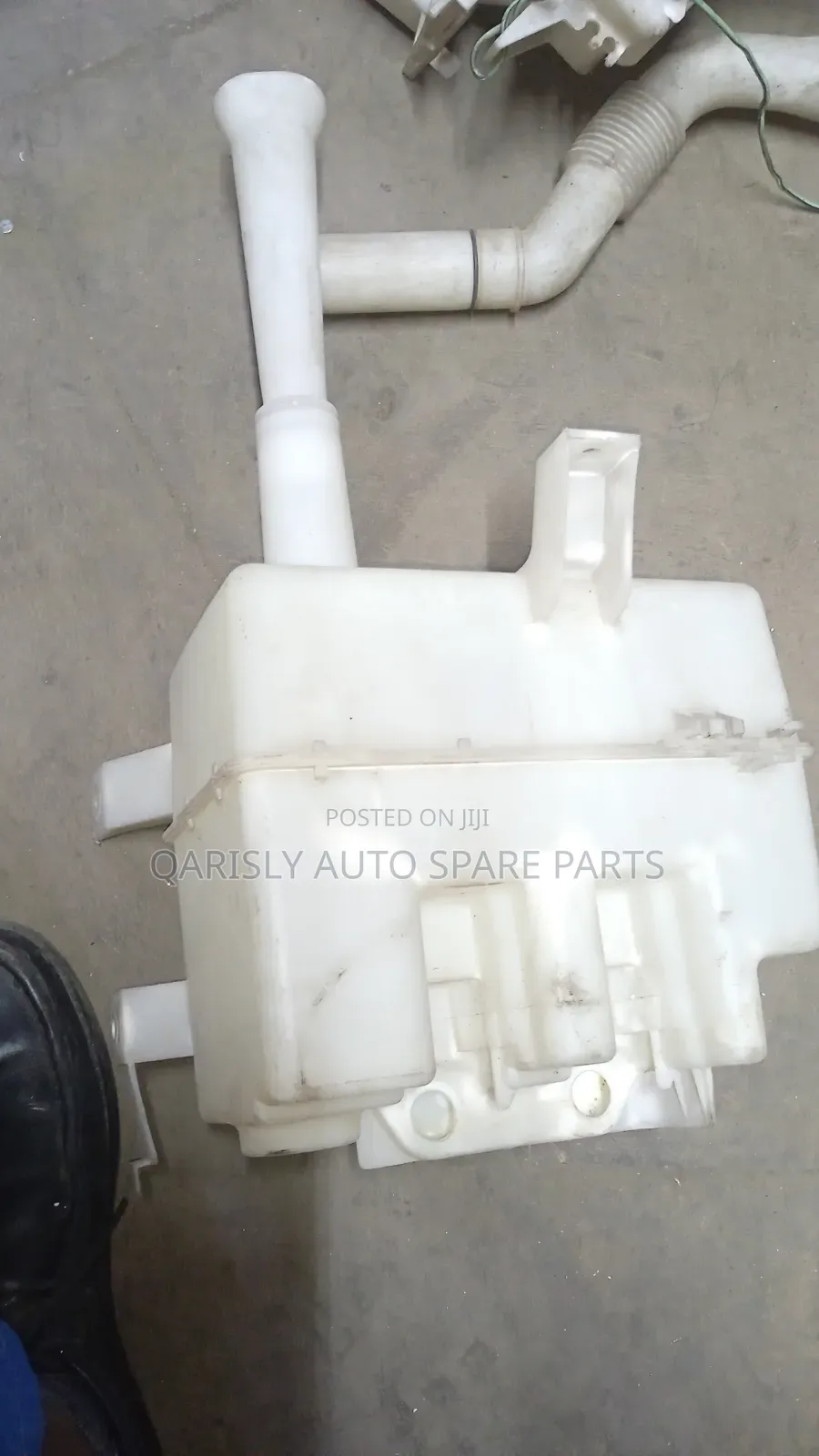 Washer Bottle Nissan Wingroad Y11