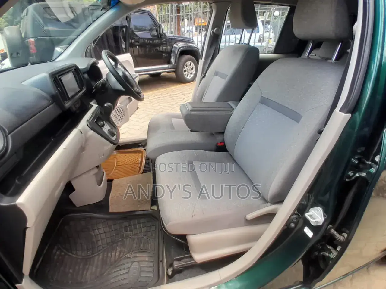 Toyota Passo 2017 Green