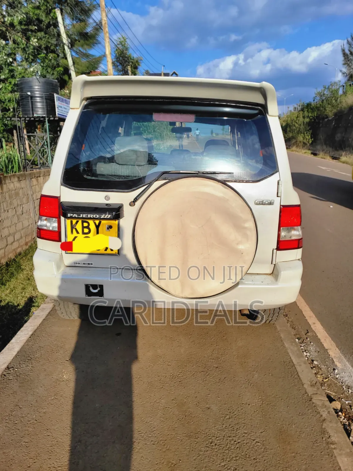 Mitsubishi Pajero 2002 White