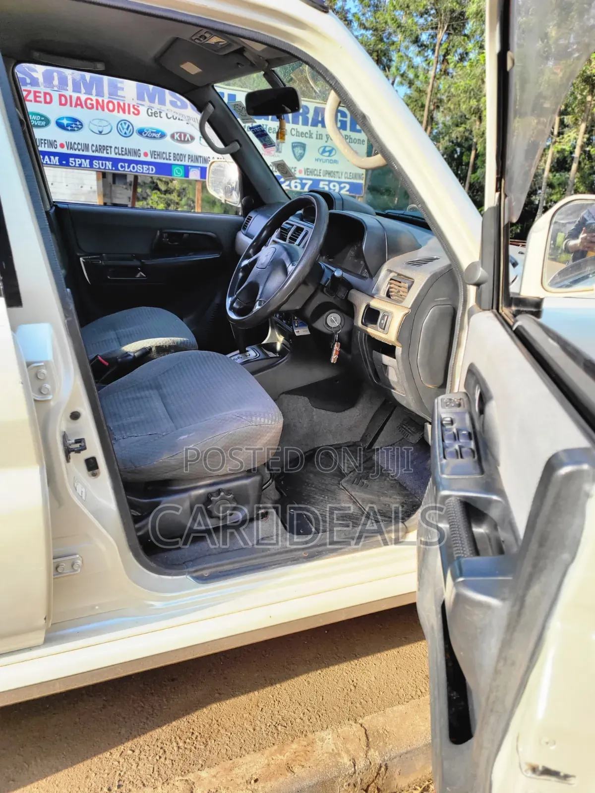 Mitsubishi Pajero 2002 White