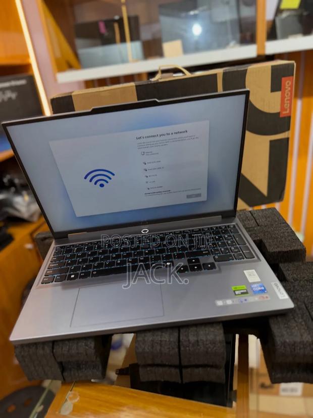Laptop Lenovo Legion 5 32GB Intel Core Ultra 9 SSD 1T
