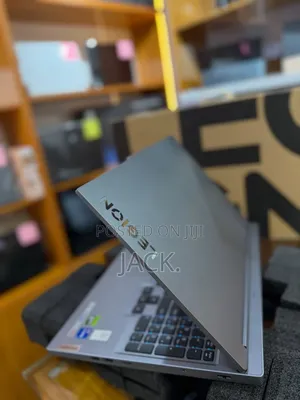 Laptop Lenovo Legion 5 32GB Intel Core Ultra 9 SSD 1T