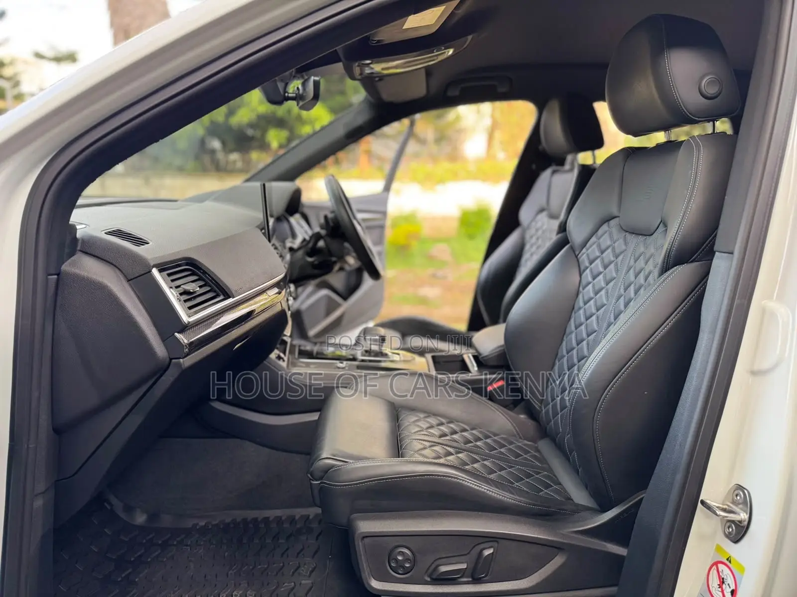 Audi SQ5 2021 Pearl