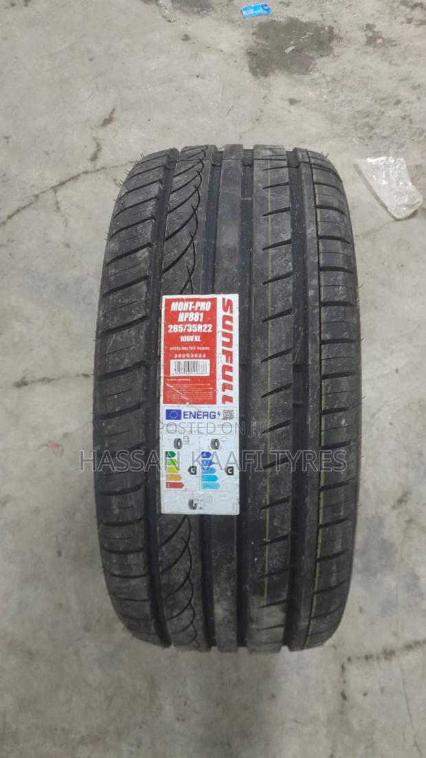 285/35r22 Sunfull Tyre